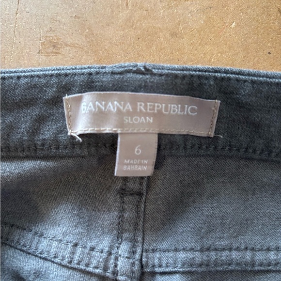 Banana Republic Sloan Gray Cropped Pants - Picture 3 of 4